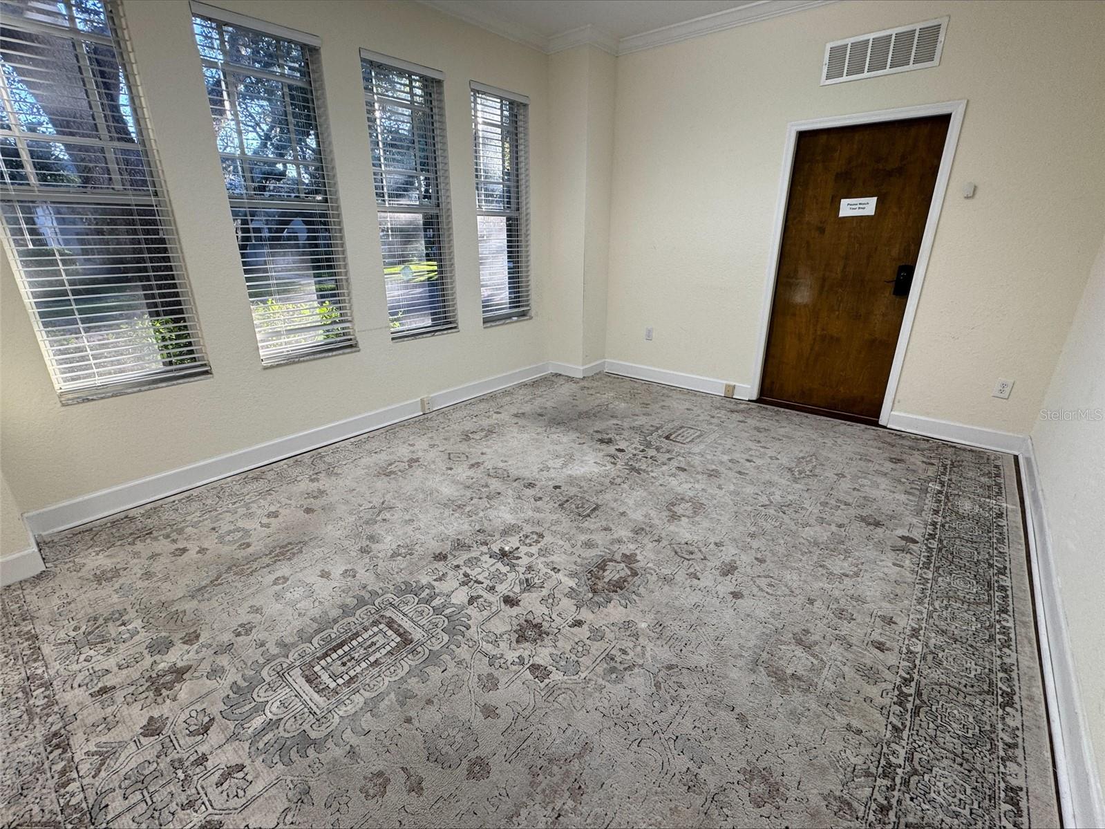 611 W Bay St Property Photo 13