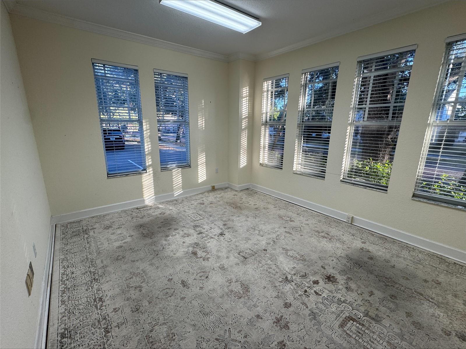 611 W Bay St Property Photo 14