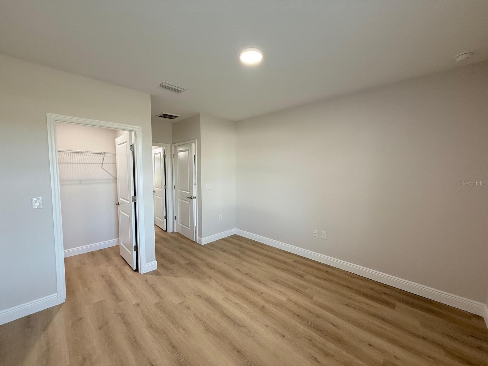 10336 Pendleton Ave Property Photo 11