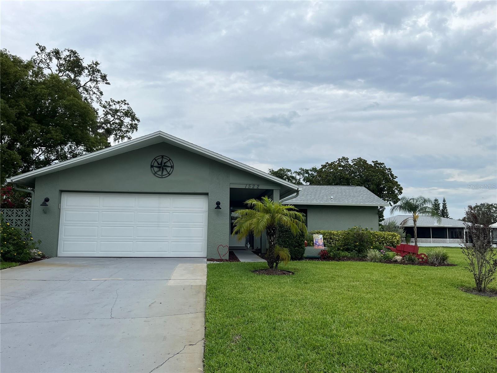 1522 W Dorchester Dr Property Photo 1