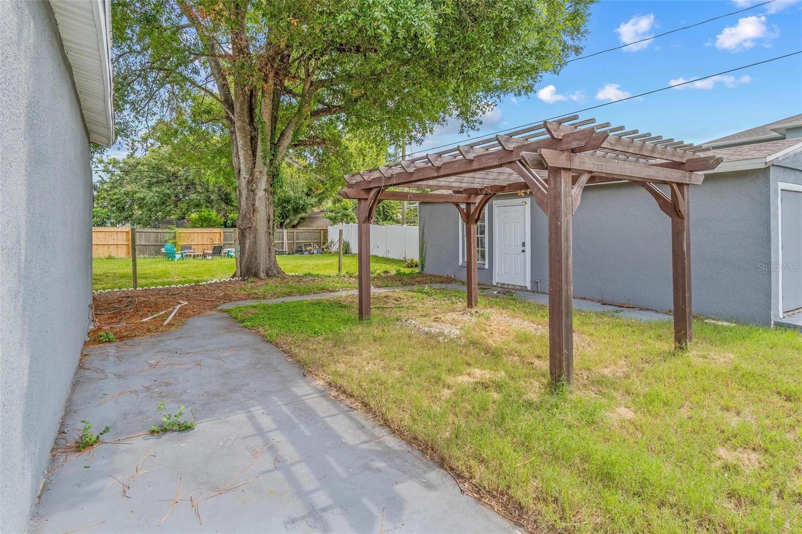 6426 S Himes Ave Property Photo 18