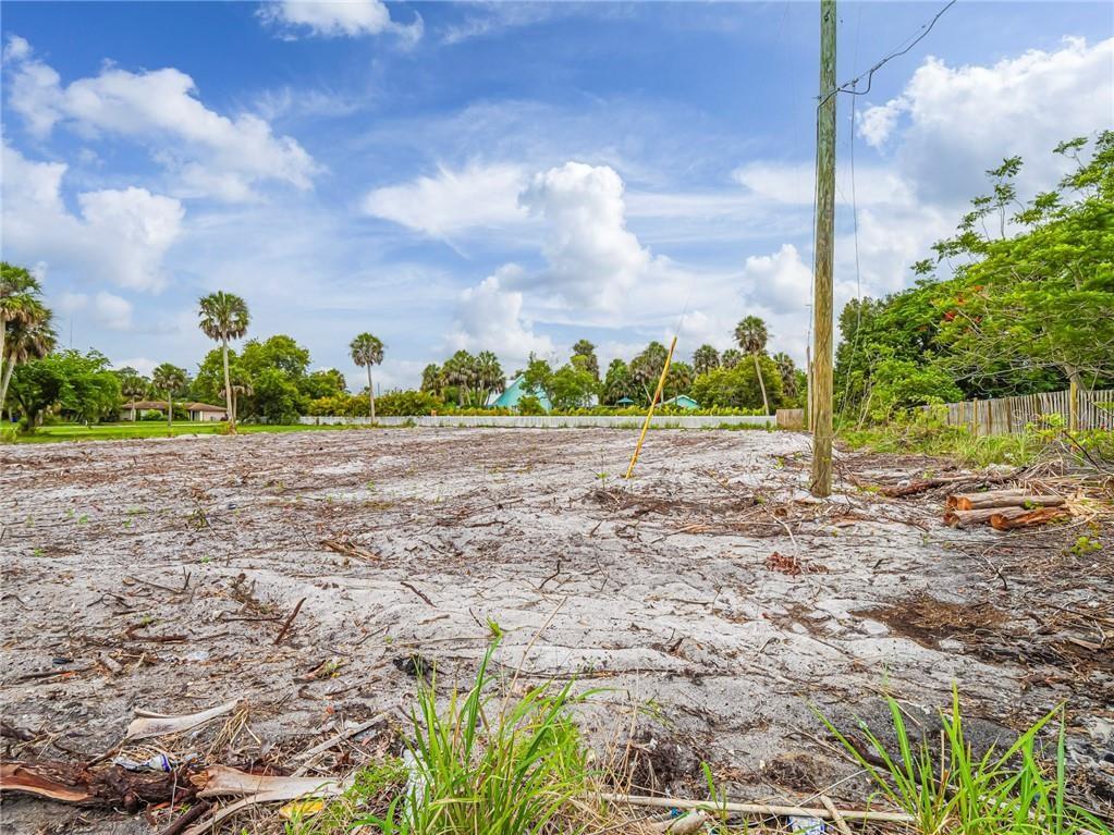 TB8394993 Property Photo 3