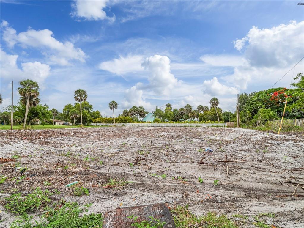 TB8394993 Property Photo 6