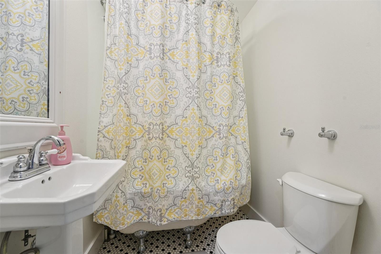 8410 Kenavis Pl Property Photo 54