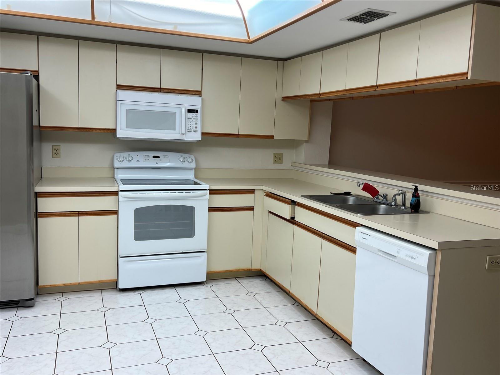 751 Pinellas Bayway S #305 Property Photo 6