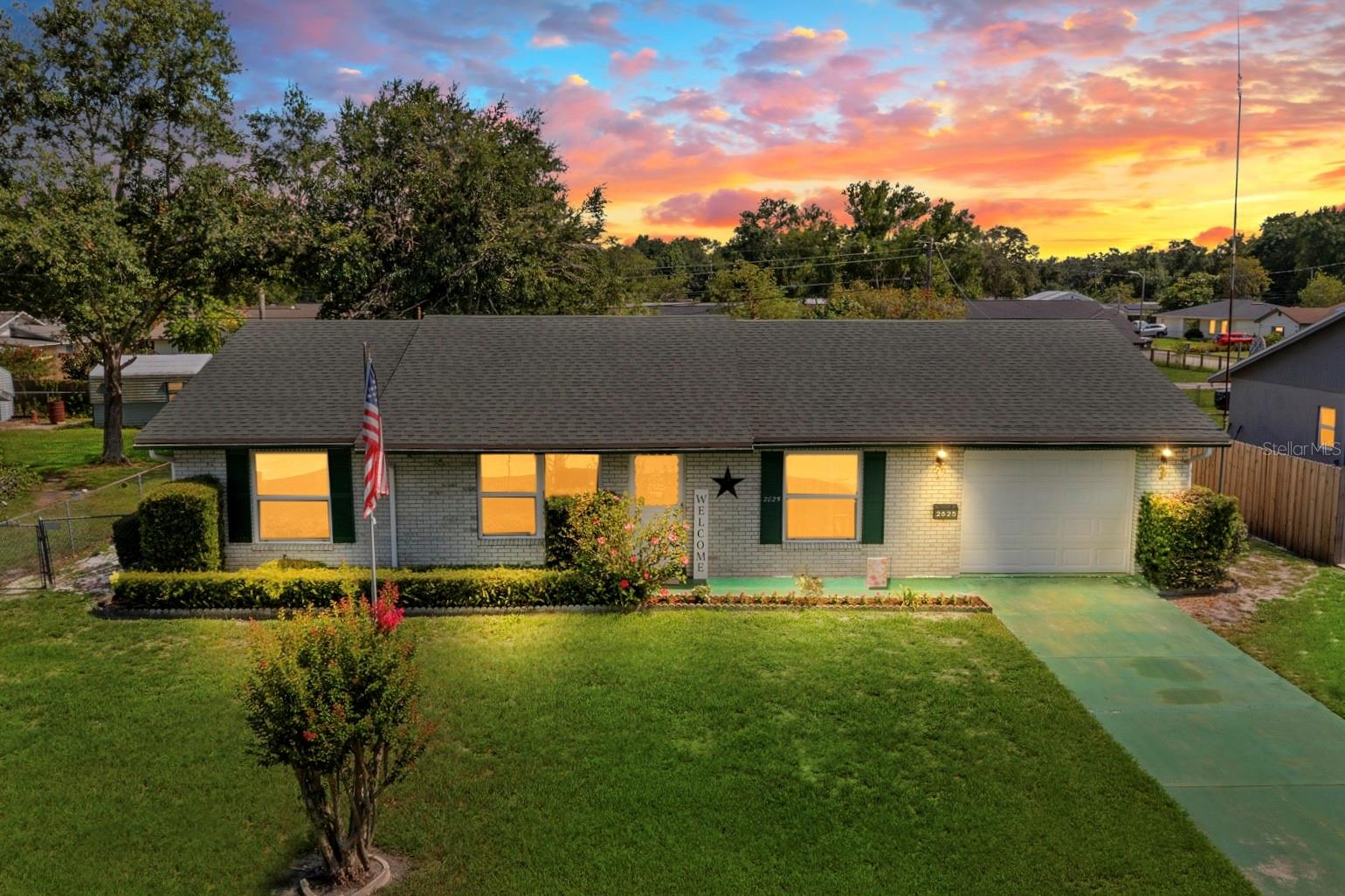 2825 Woodcrest Ln Property Photo 1