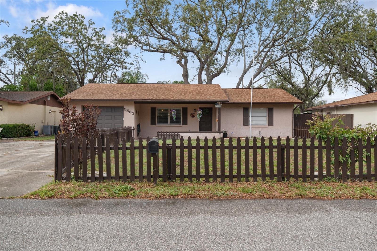 5533 GOLDEN NUGGET DR Property Photo 1