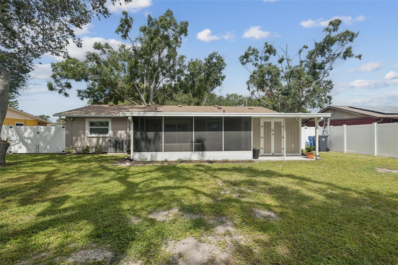2044 Balfour Cir Property Photo 44