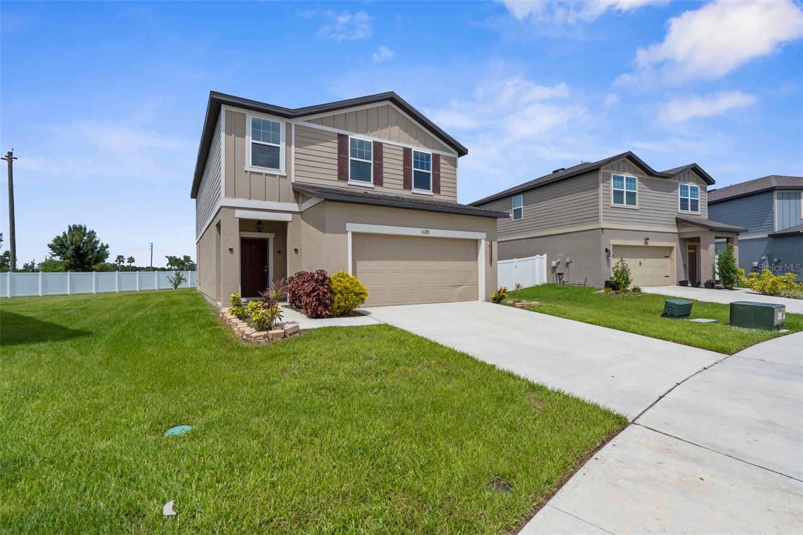 1038 Kelly Fern Loop Property Photo 2