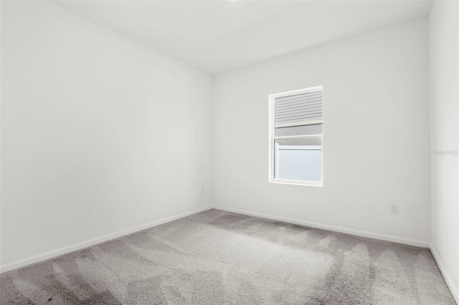 1038 Kelly Fern Loop Property Photo 14
