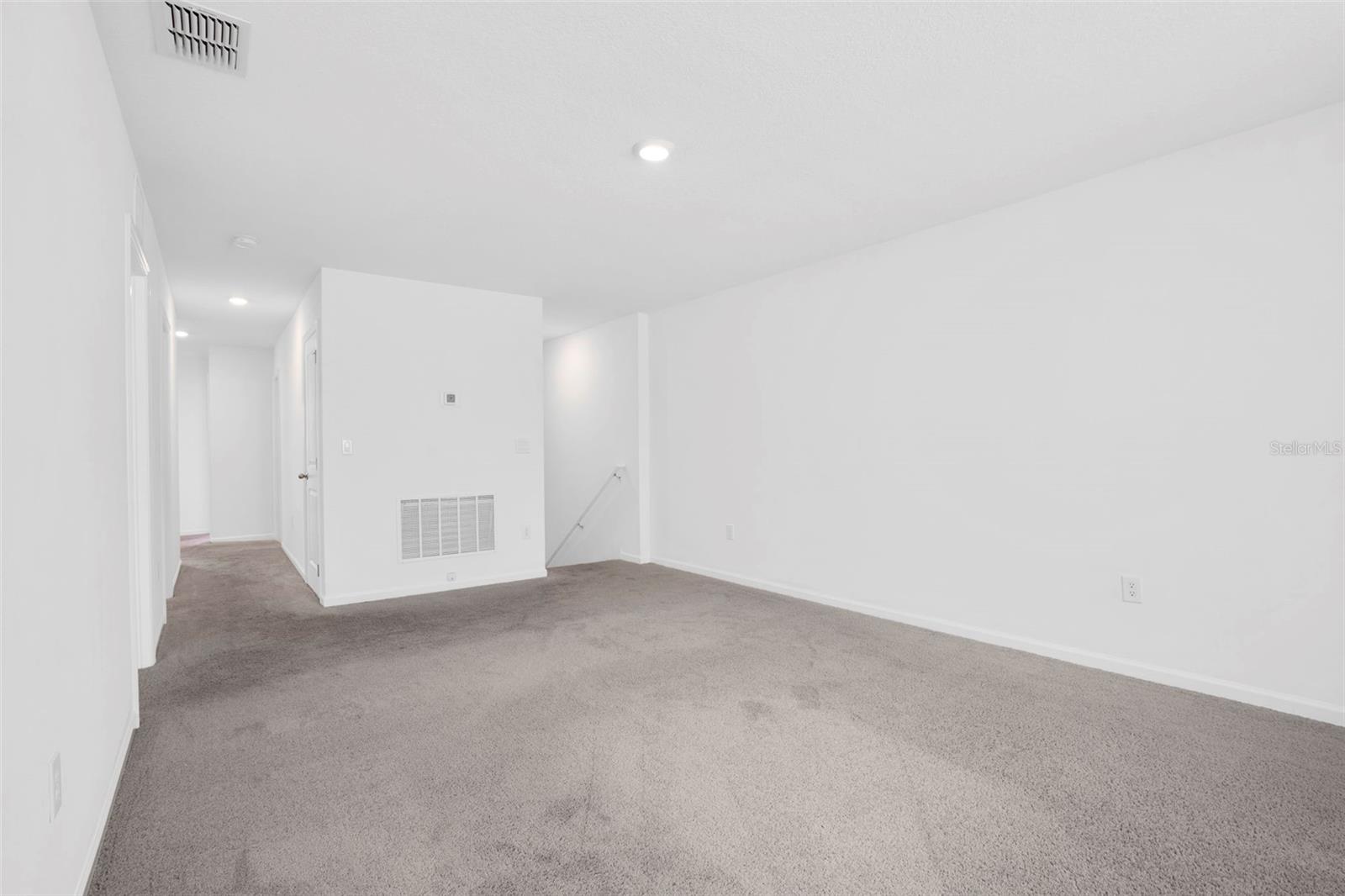 1038 Kelly Fern Loop Property Photo 17