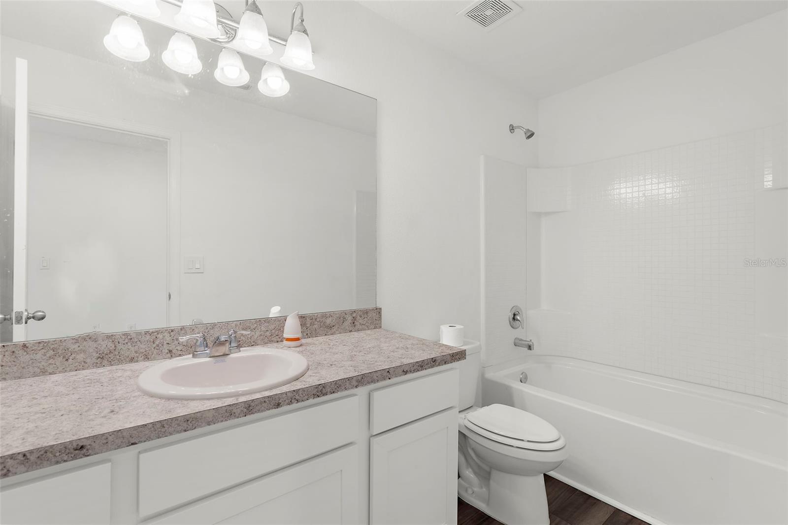 1038 Kelly Fern Loop Property Photo 24
