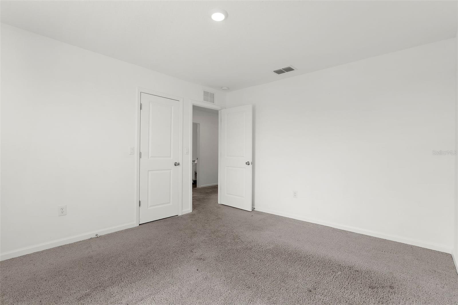 1038 Kelly Fern Loop Property Photo 27