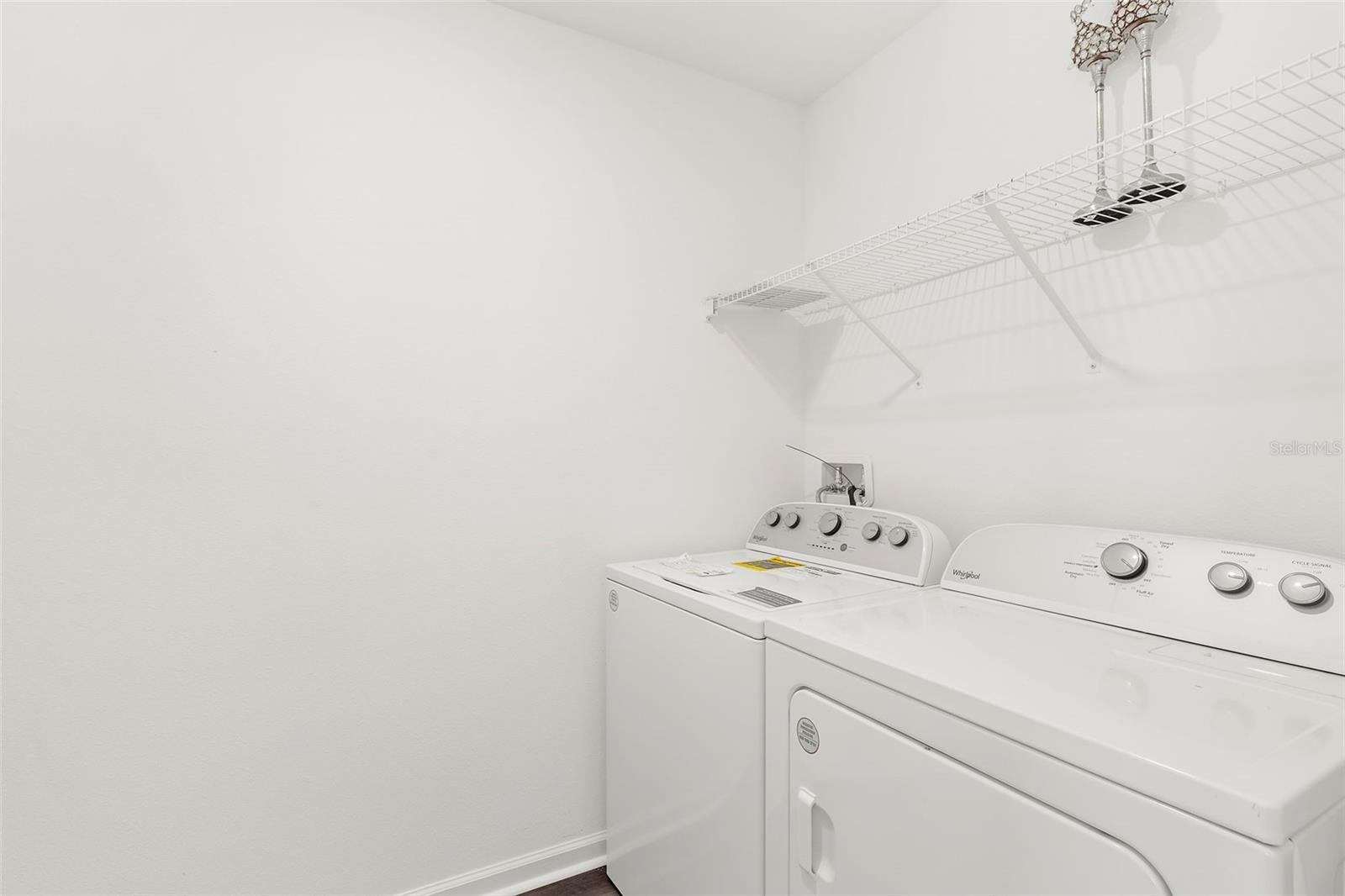 1038 Kelly Fern Loop Property Photo 29