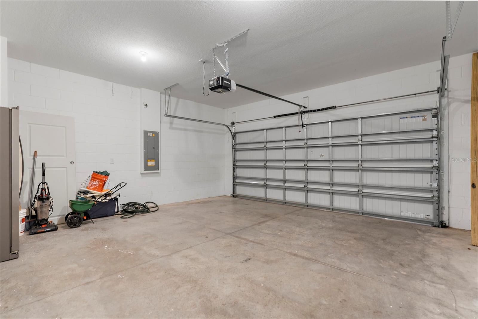 1038 Kelly Fern Loop Property Photo 30