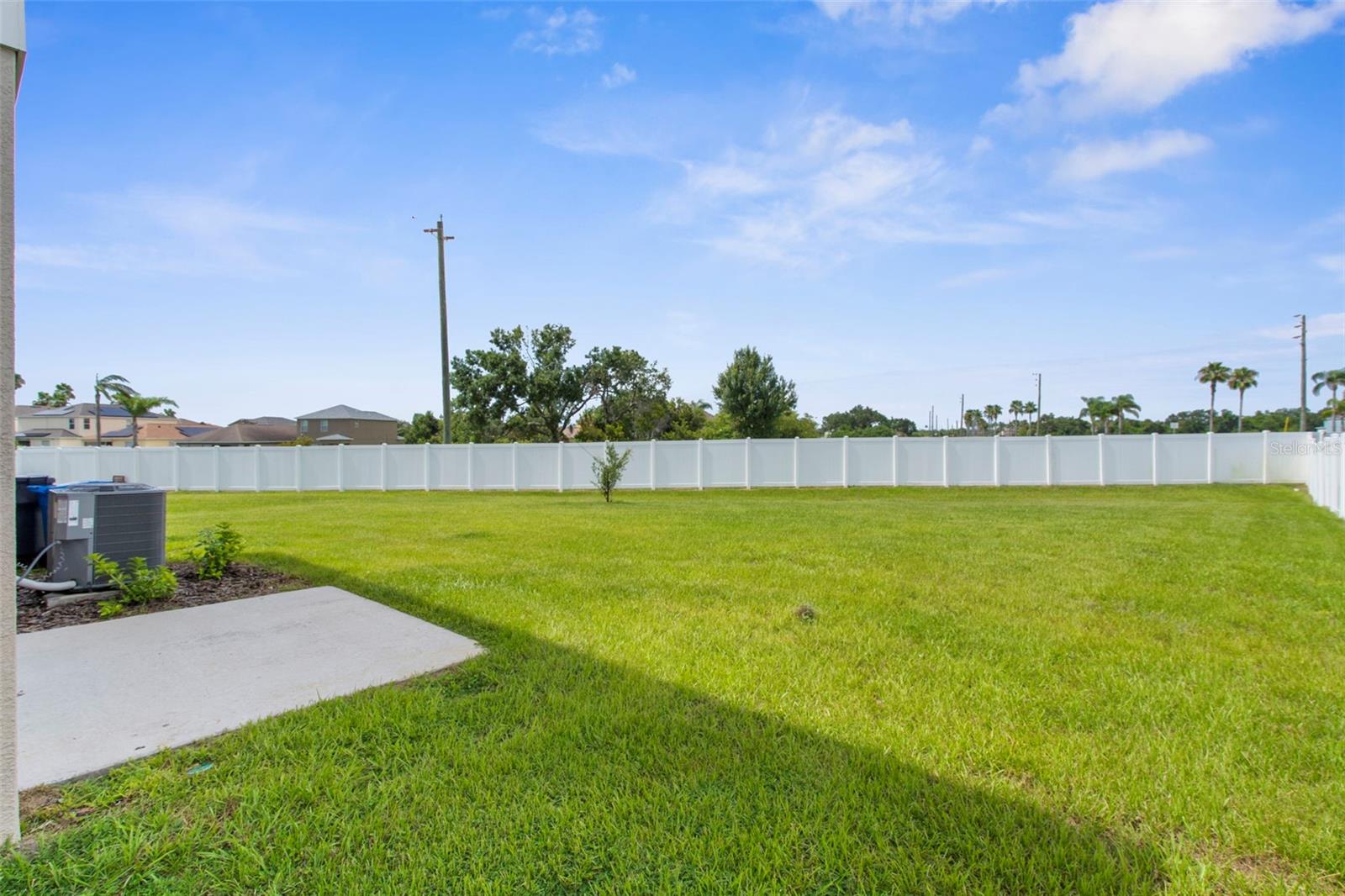 1038 Kelly Fern Loop Property Photo 34