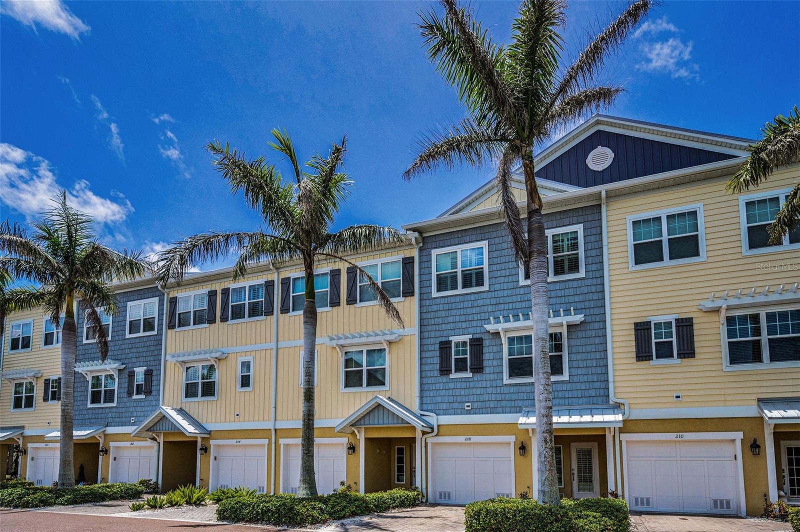 208 Haven Beach Ct Property Photo 1