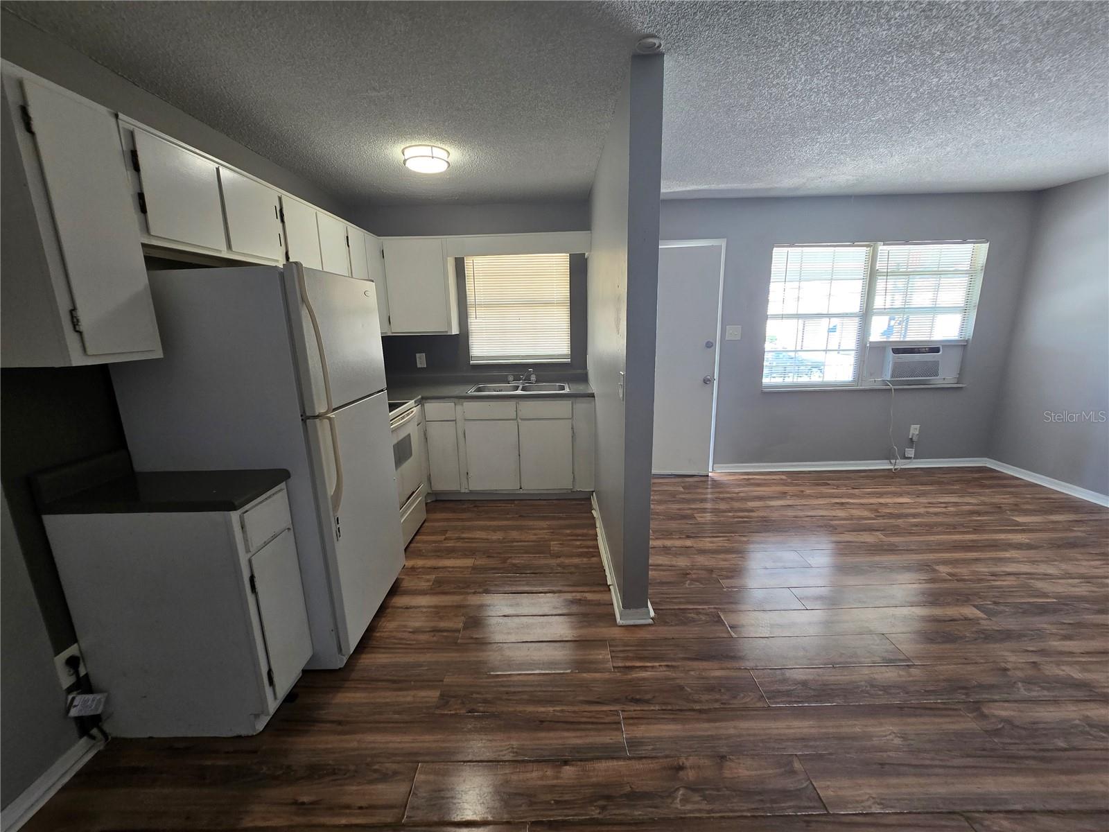 601 State Ave Property Photo 11