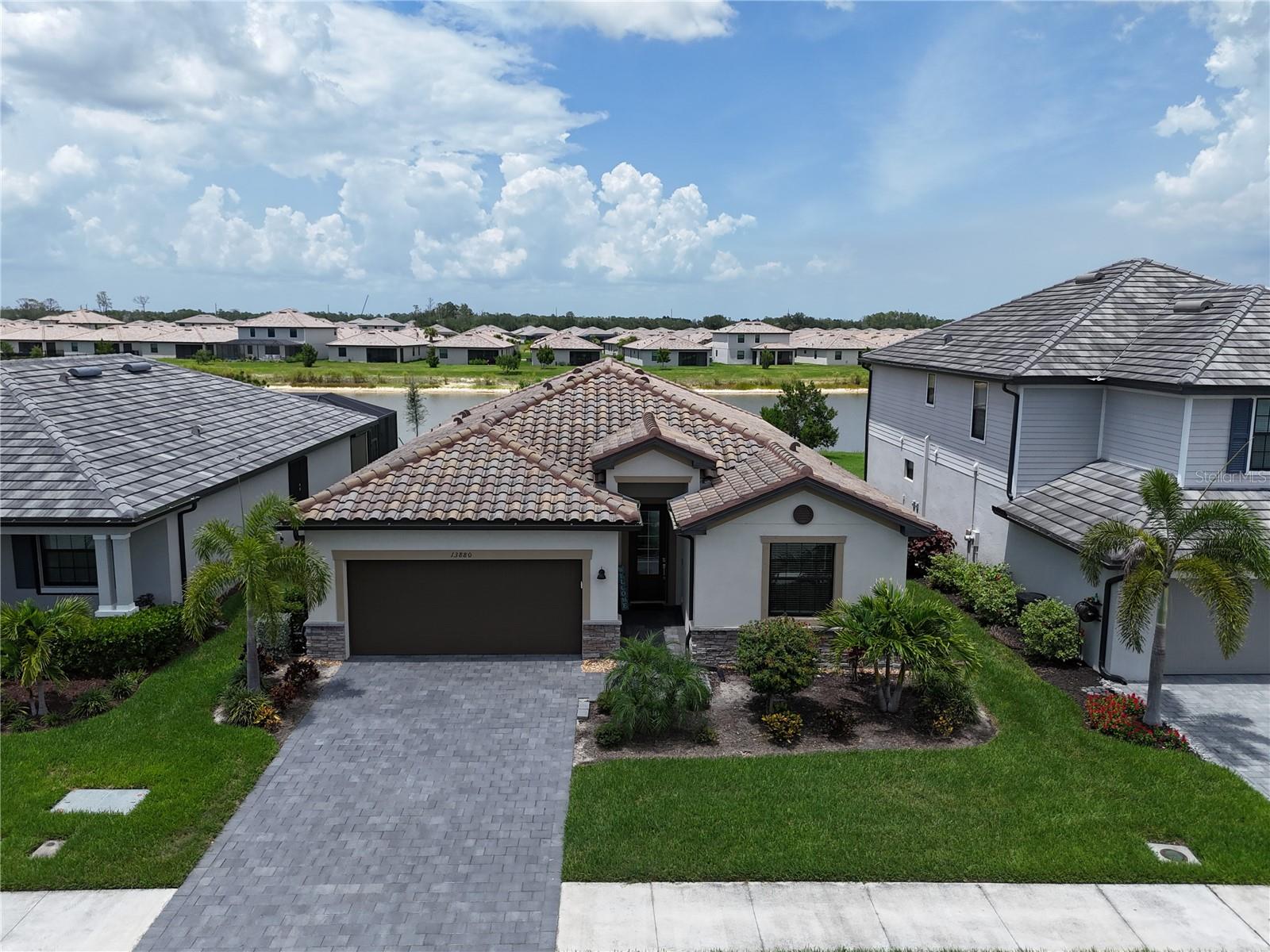 13880 PINE LODGE LN