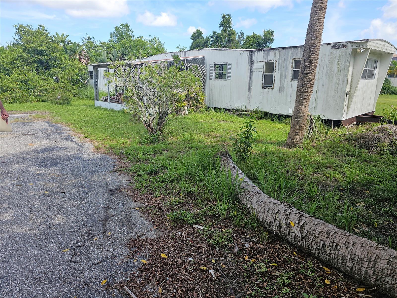 1603, 1605,1608,1611 W Shell Point Rd Property Photo 9