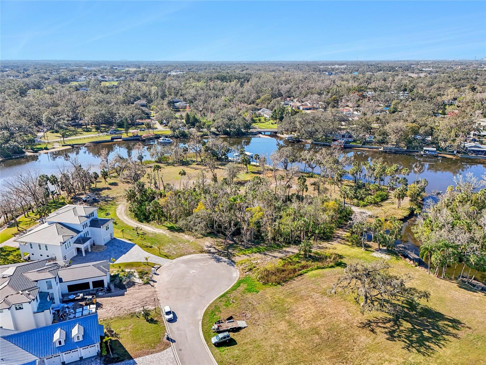 8331 Alafia Pointe Dr Property Photo 2