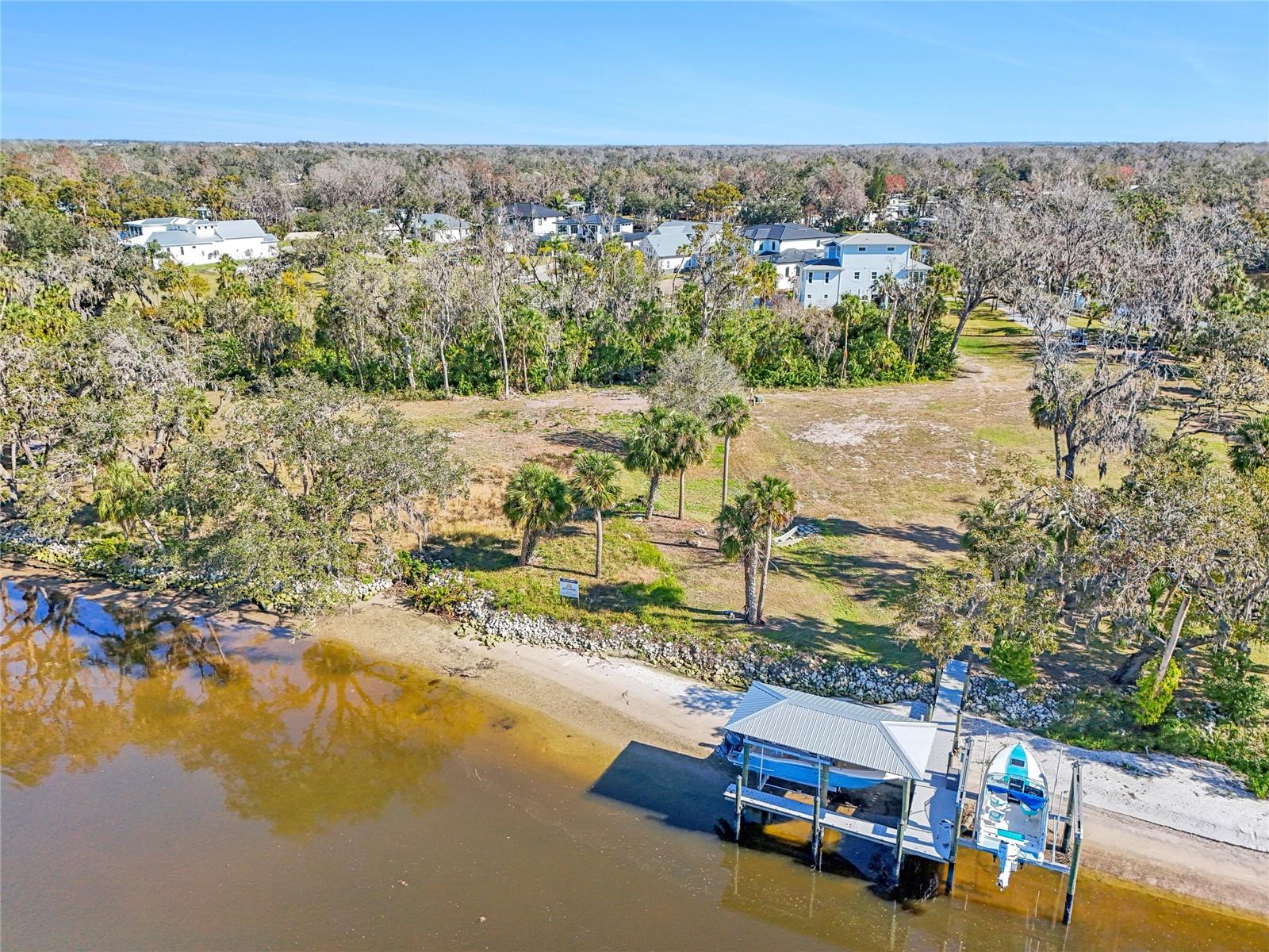 8331 Alafia Pointe Dr Property Photo 5