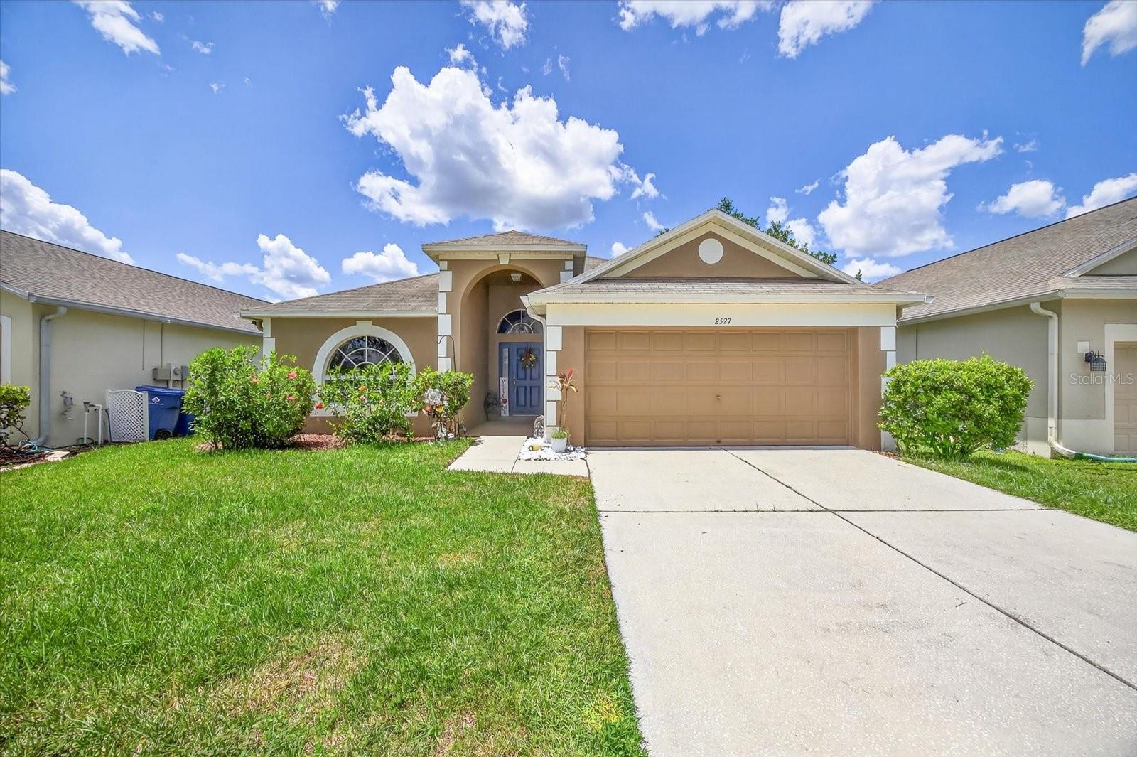 2527 Butterfly Landing Dr Property Photo 1