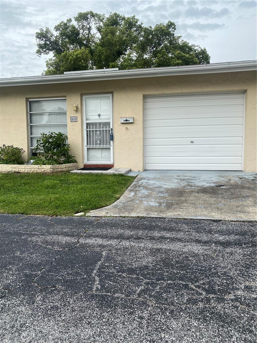 832 CAMBRIDGE CT Property Photo 1