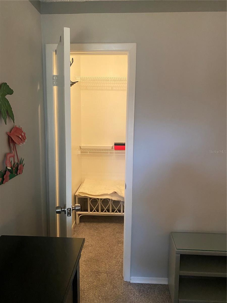 832 Cambridge Ct Property Photo 20