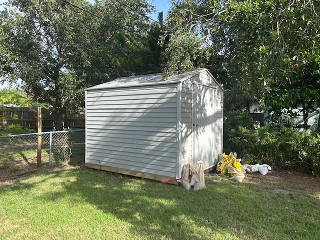 6814 S Gabrielle St Property Photo 9