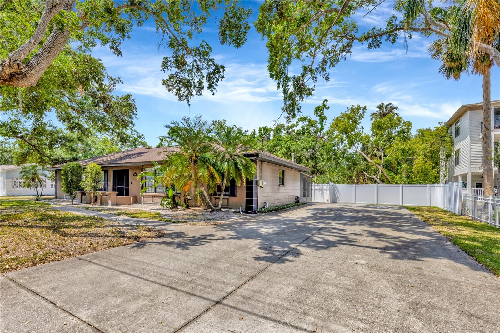 4909 S Elberon St Property Photo 2