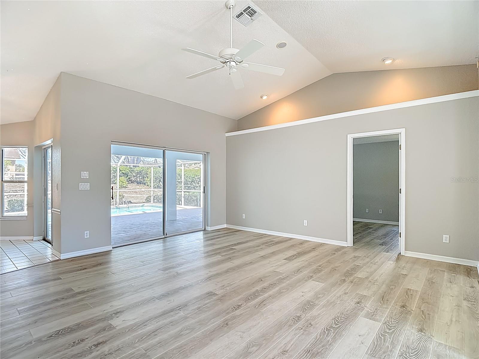 1039 Greenturf Rd Property Photo 14
