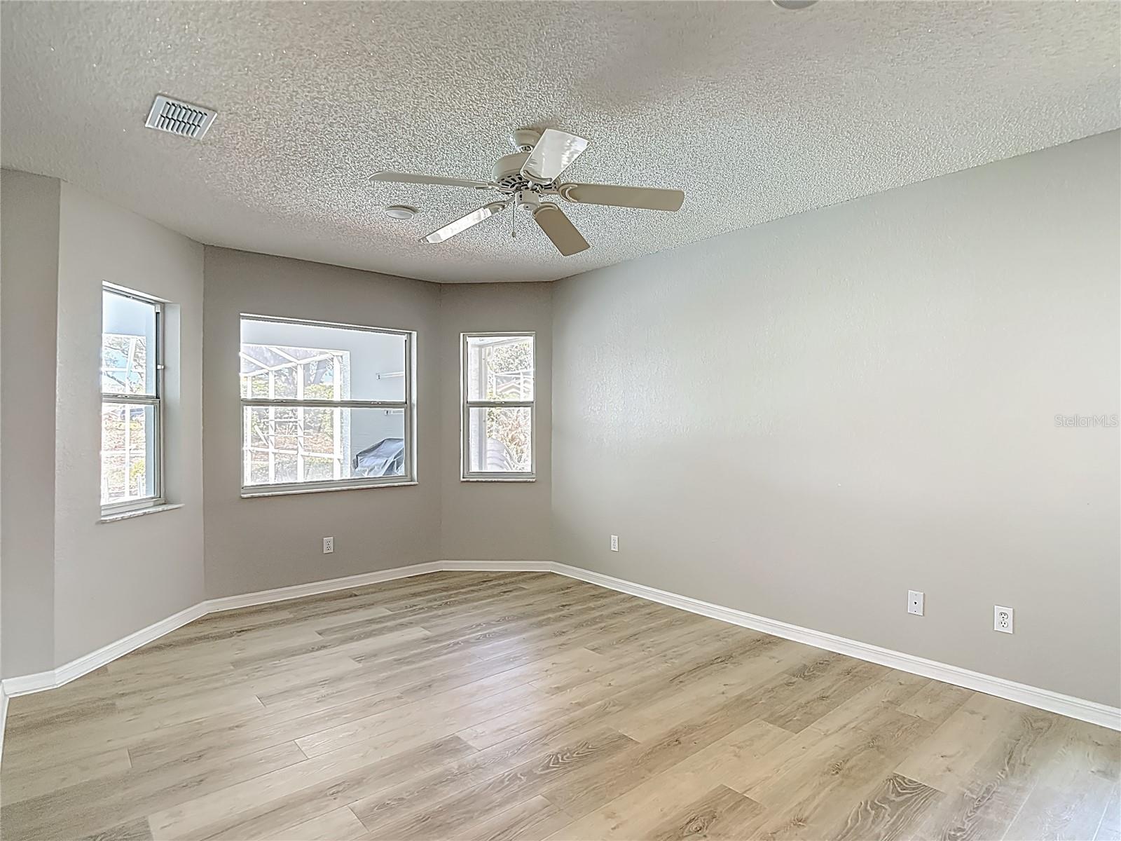 1039 Greenturf Rd Property Photo 28