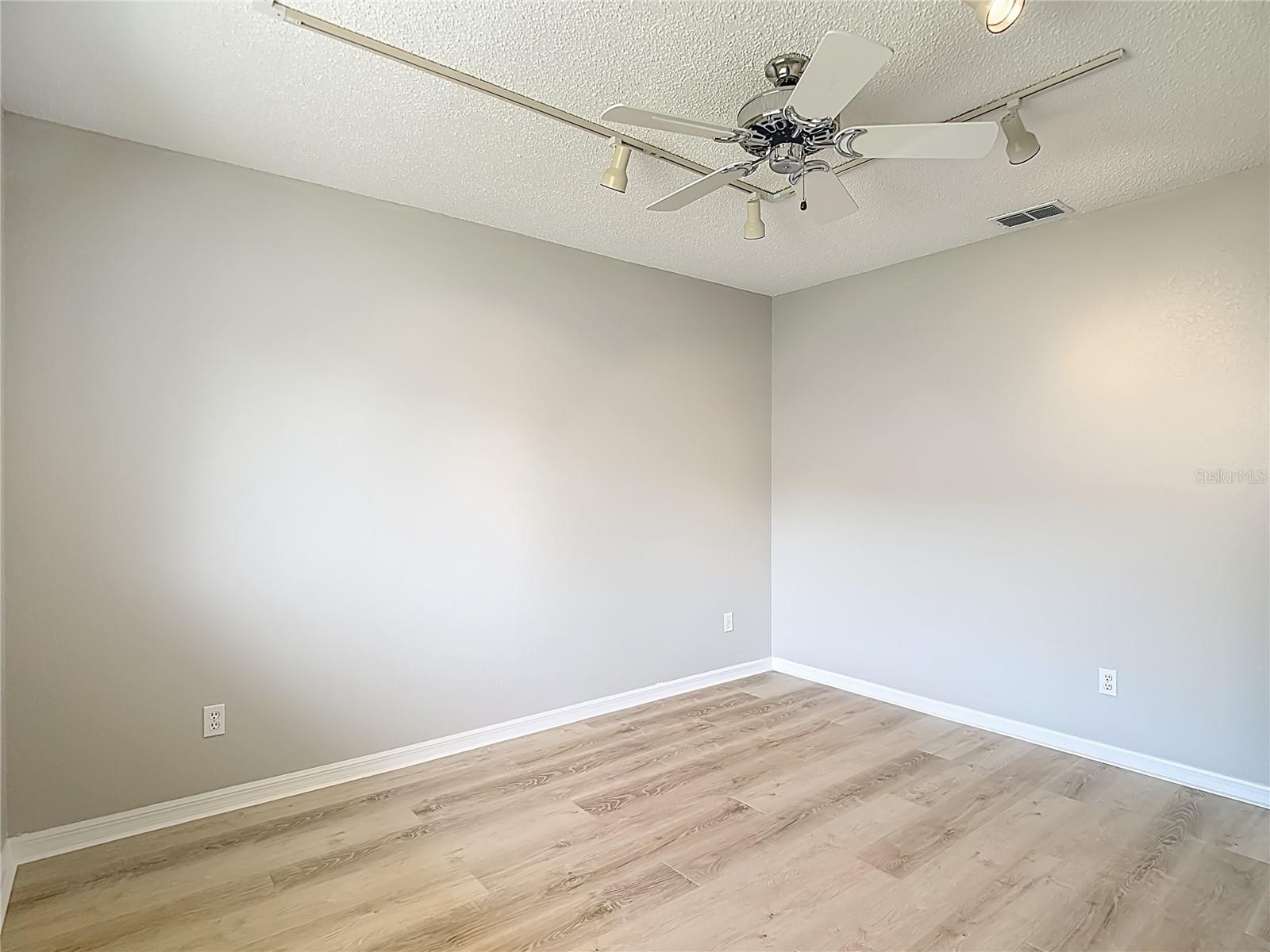 1039 Greenturf Rd Property Photo 52