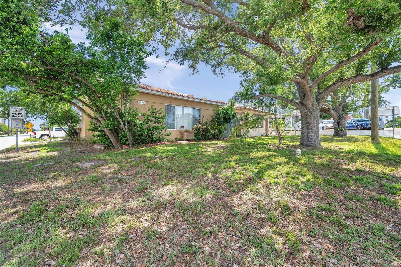 1269 Drew St Property Photo 1