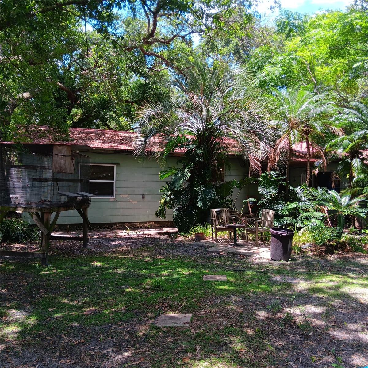 6615 New Tampa Highway Property Photo 1