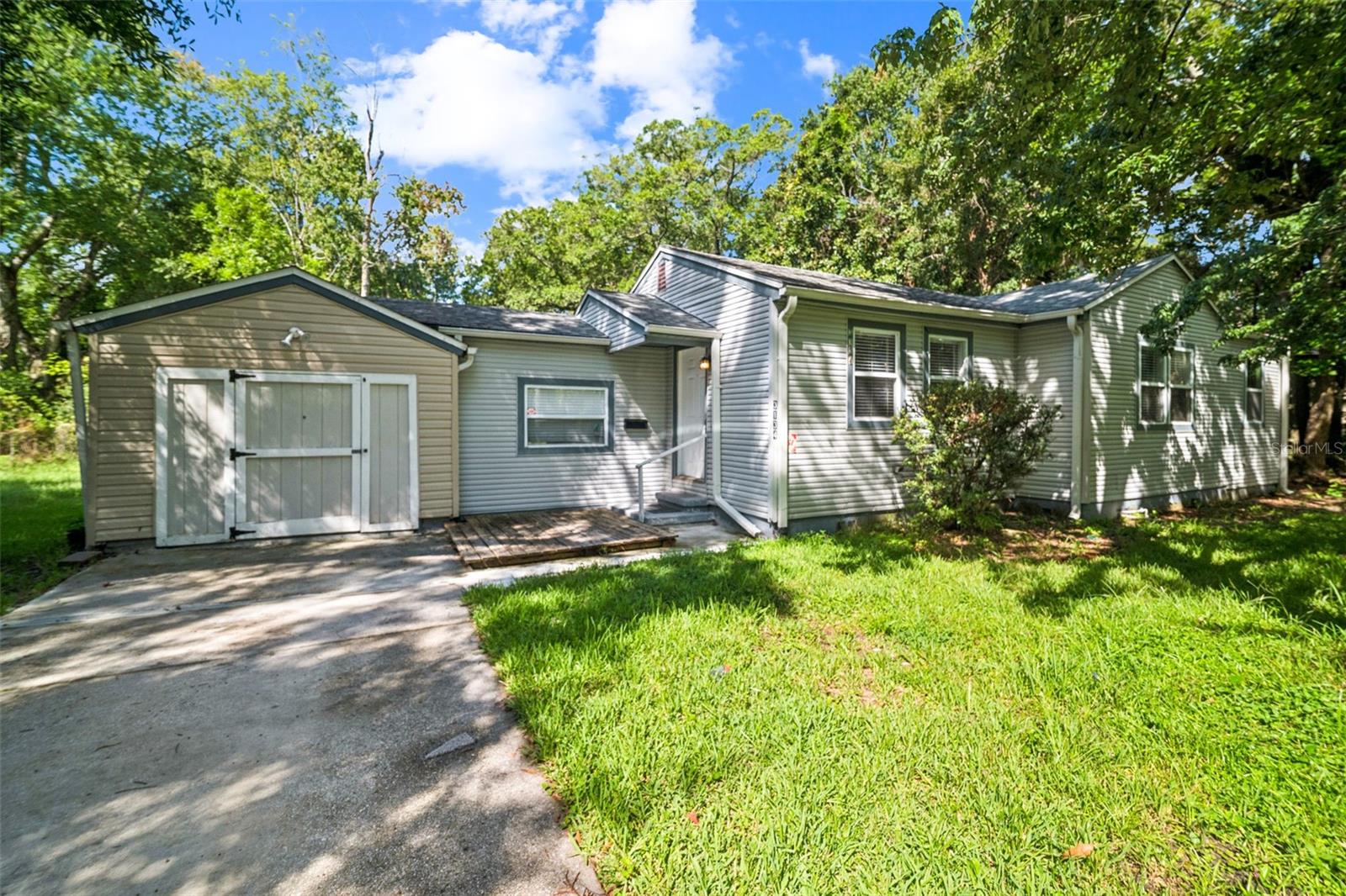 3134 Greenfield Cir Property Photo 1