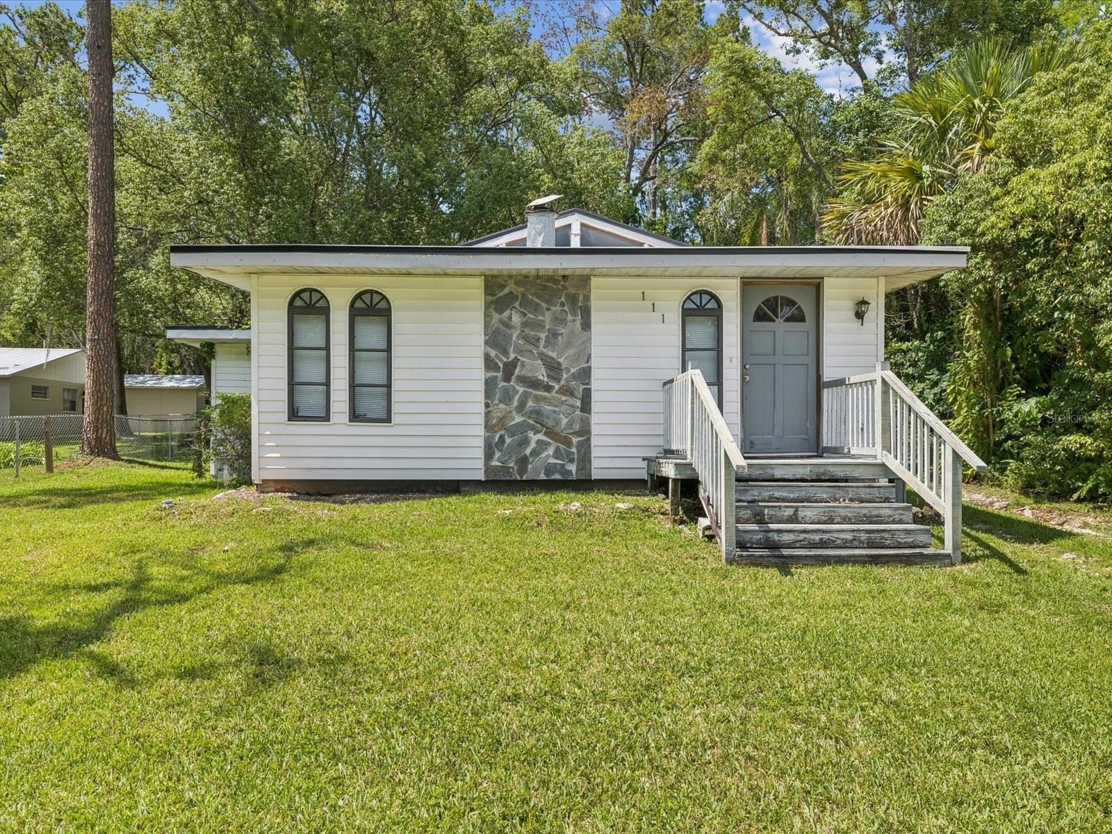 111 E Early St Property Photo 2