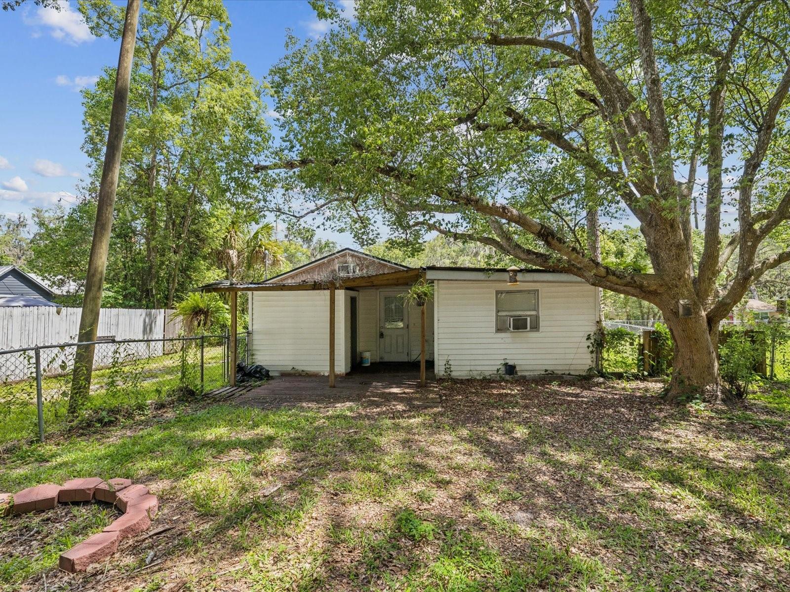 111 E Early St Property Photo 3