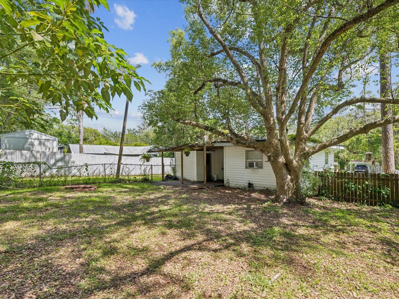 111 E Early St Property Photo 4