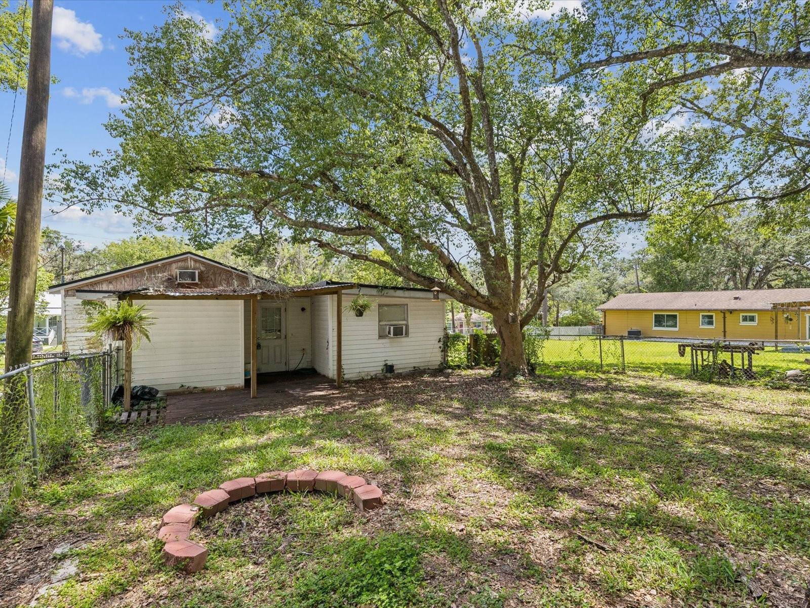 111 E Early St Property Photo 5