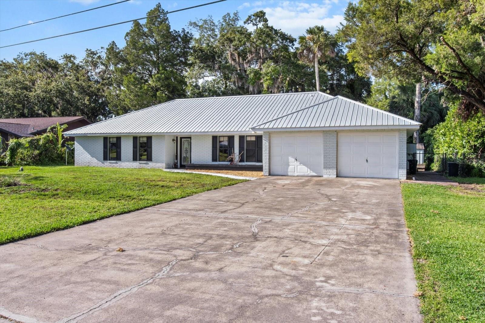 18 Palm Circle Dr Property Photo 1