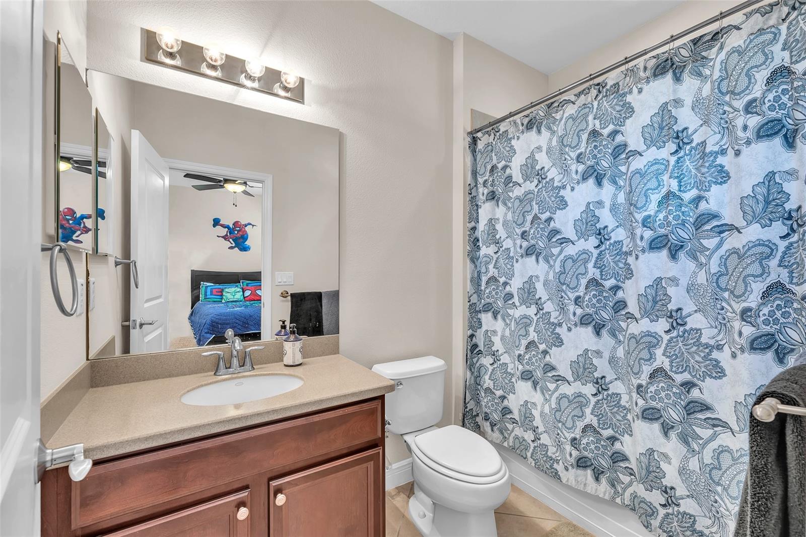 6207 Bleeker St Property Photo 28