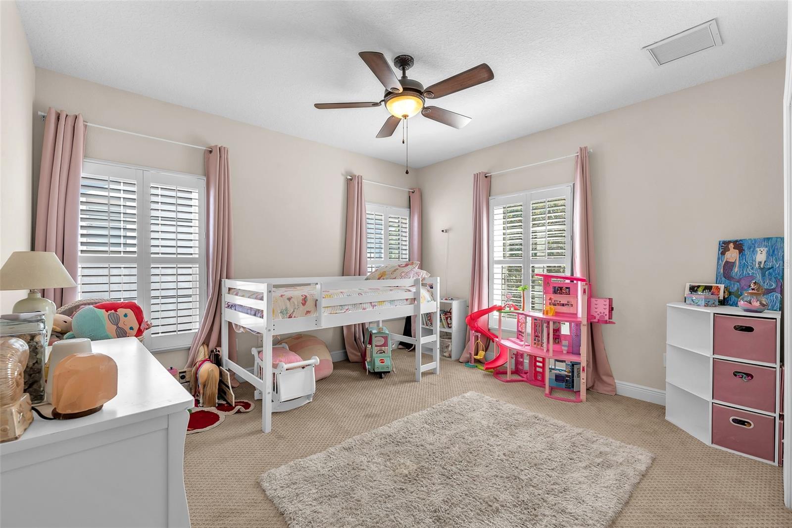 6207 Bleeker St Property Photo 29
