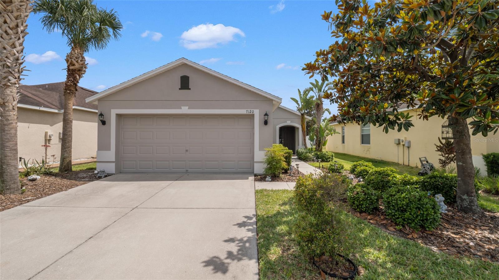 7120 FOREST MERE DR Property Photo 1