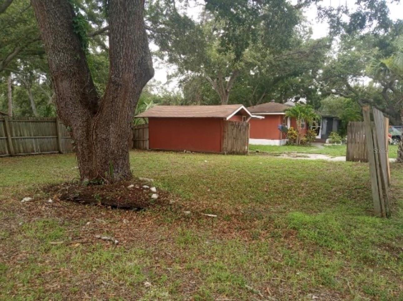 1001 Pinellas St Property Photo 1