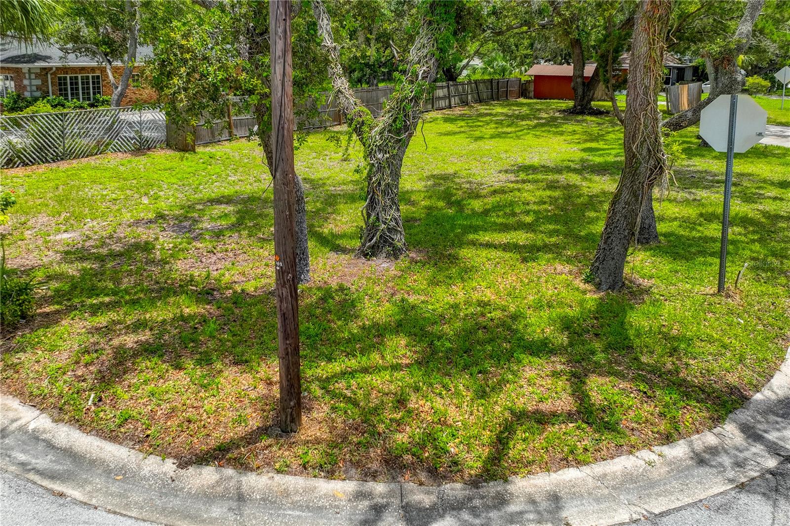 1001 Pinellas St Property Photo 3