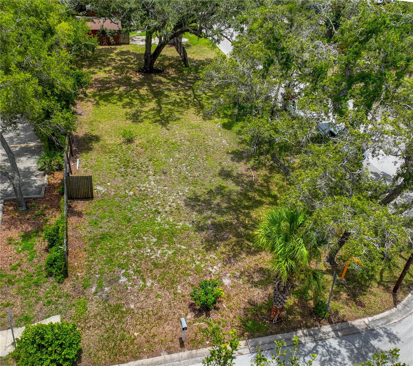 1001 Pinellas St Property Photo 7