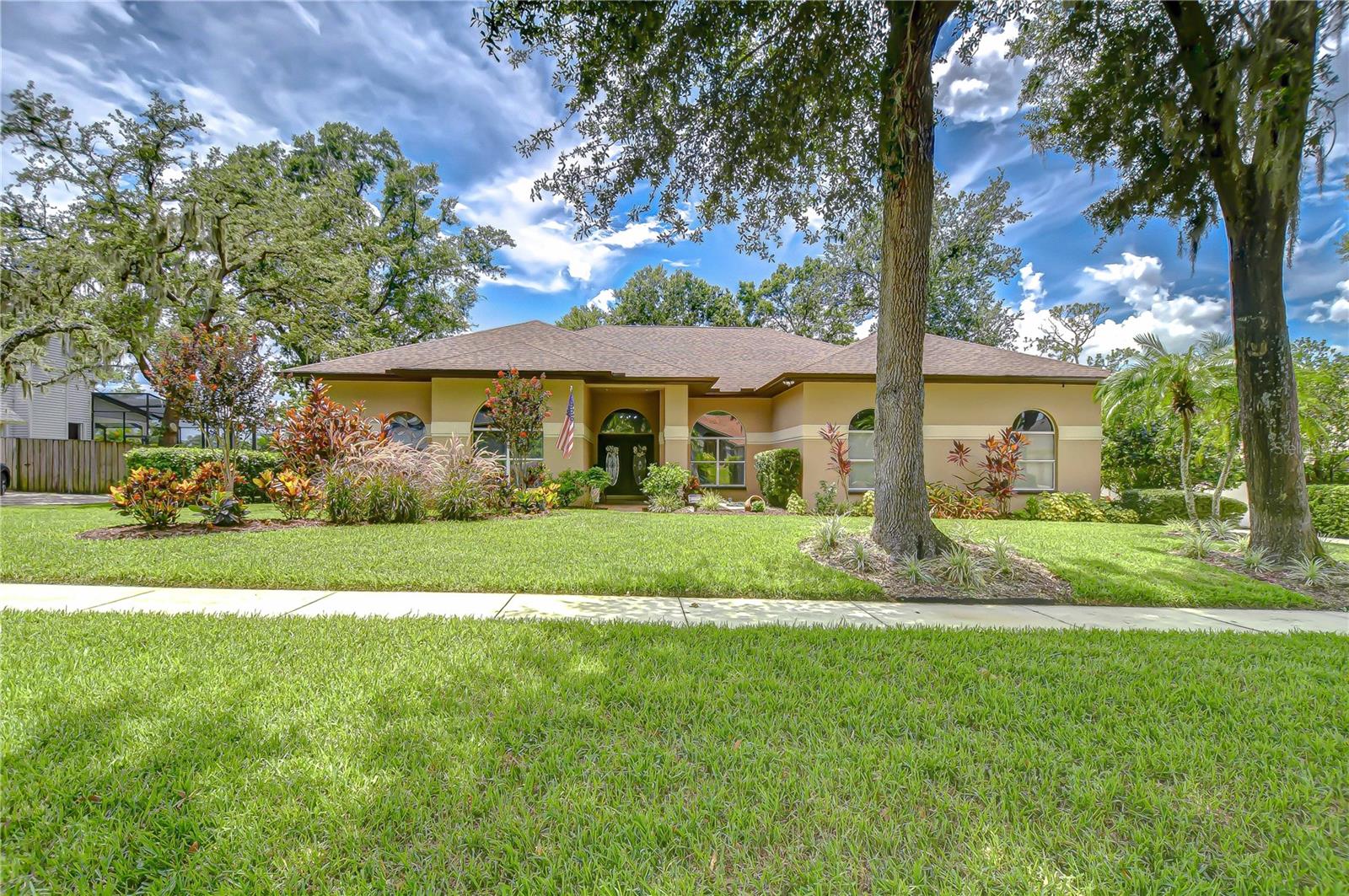 2504 OAK LANDING DR