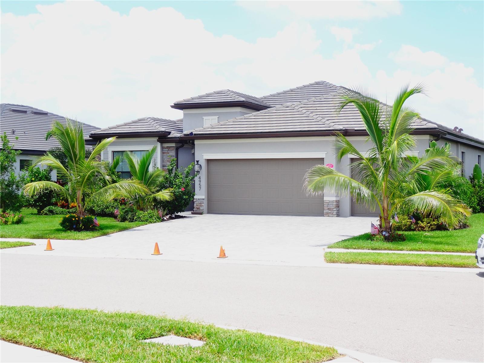 4957 Seafoam Trl Property Photo 1